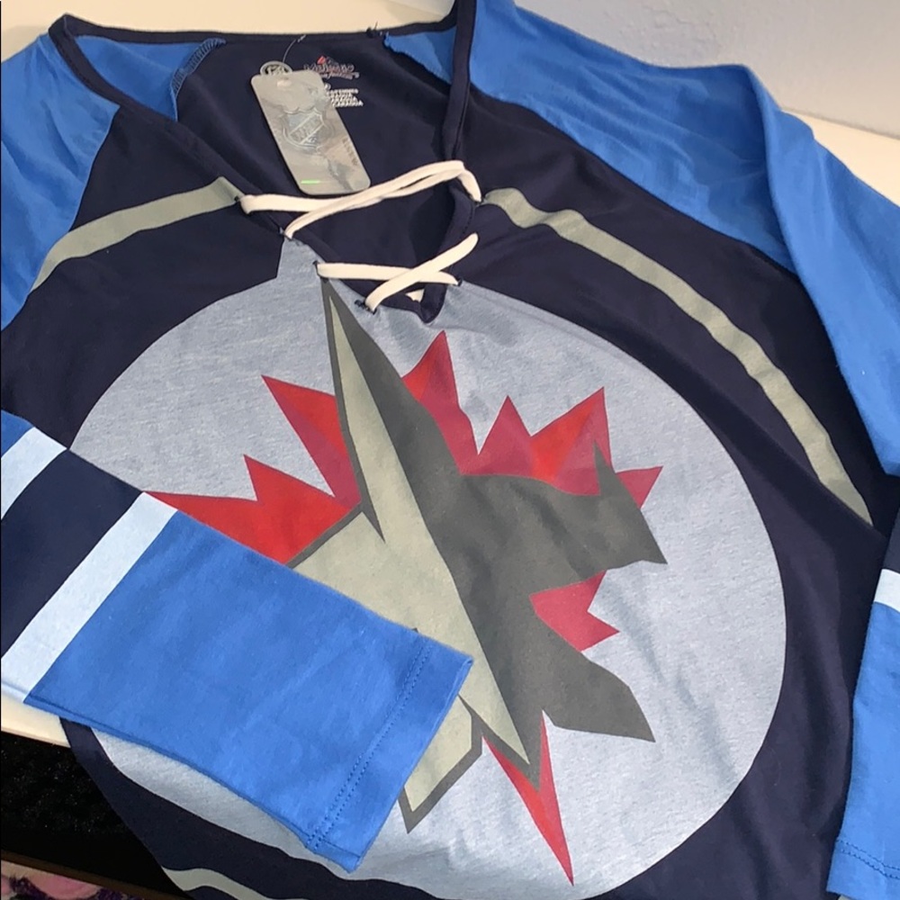 NWT. Lace up Majestic NHL Womens 3/4 sleeve